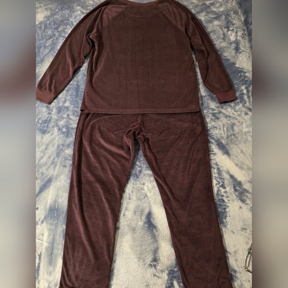 Secret Treasures Women's Medium Purple Velour Pajamas - Picture 2 of 8